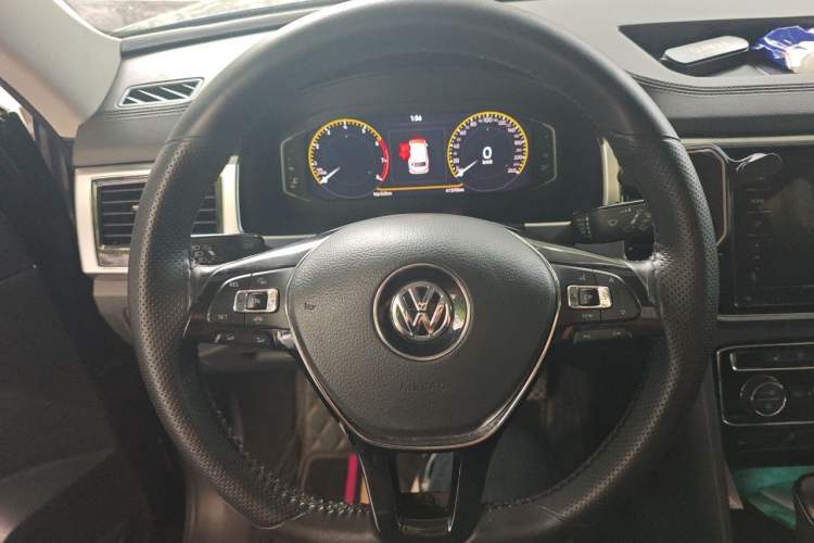 Used Volkswagen Teramont 2020 Revised Version 330TSI Two-Wheel Drive Luxury Edition Steering Wheel