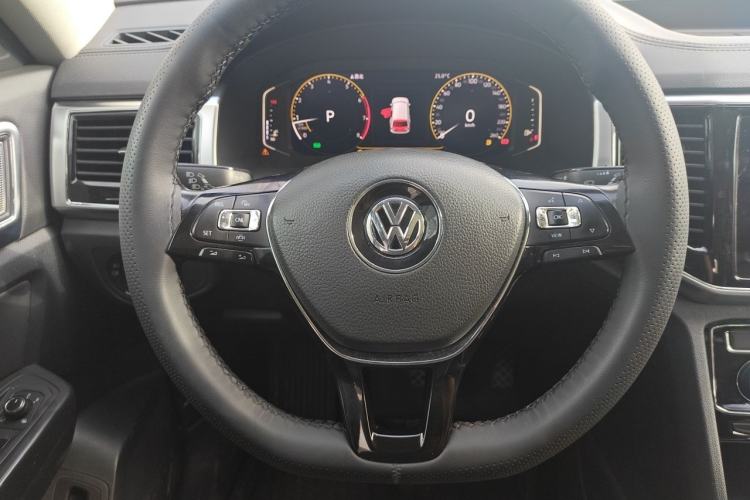 Used Volkswagen Teramont 2020 Revised Version 330TSI Two-Wheel Drive Luxury Edition Steering Wheel