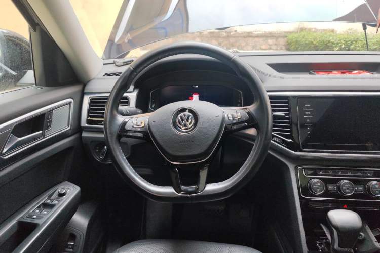 Used Volkswagen Teramont 2020 Revised Version 380TSI Four-Wheel Drive Luxury Edition Steering Wheel