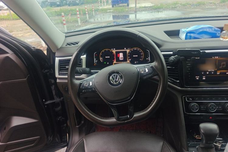 Used Volkswagen Teramont 2020 530 V6 Four-Wheel Drive Luxury Version China VI Standard Steering Wheel