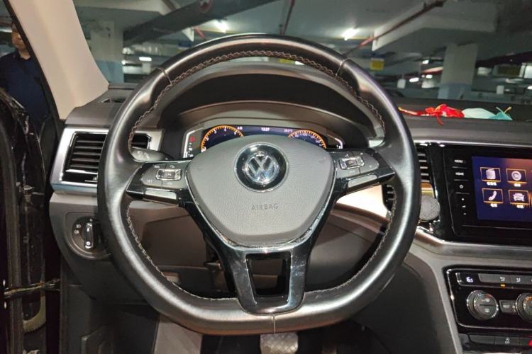 Used Volkswagen Teramont 2020 Revised Version 330TSI Two-Wheel Drive Comfort Edition Steering Wheel