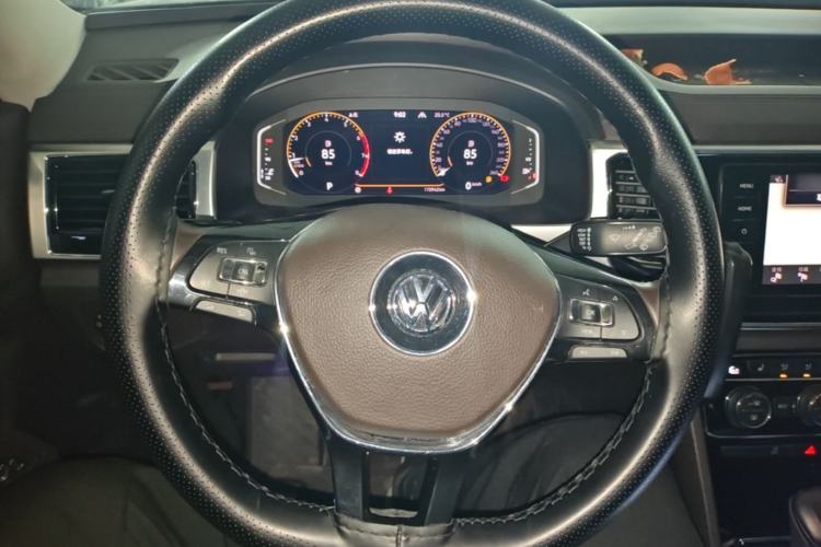 Used Volkswagen Teramont 2020 Revised Version 380TSI Four-Wheel Drive Luxury Edition Steering Wheel