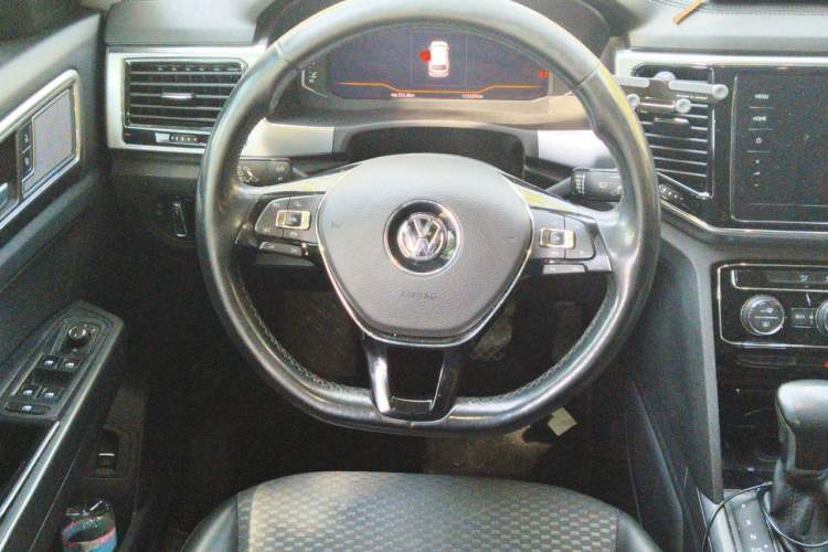 Used Volkswagen Teramont 2020 Revised Version 380TSI Four-Wheel Drive Comfort Edition Steering Wheel