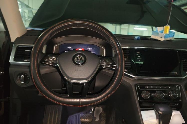 Used Volkswagen Teramont 2020 Revised Version 380TSI Four-Wheel Drive Luxury Edition Steering Wheel