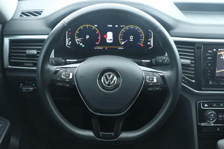 Used Volkswagen Teramont 2020 Revised Version 380TSI Four-Wheel Drive Luxury Edition Steering Wheel