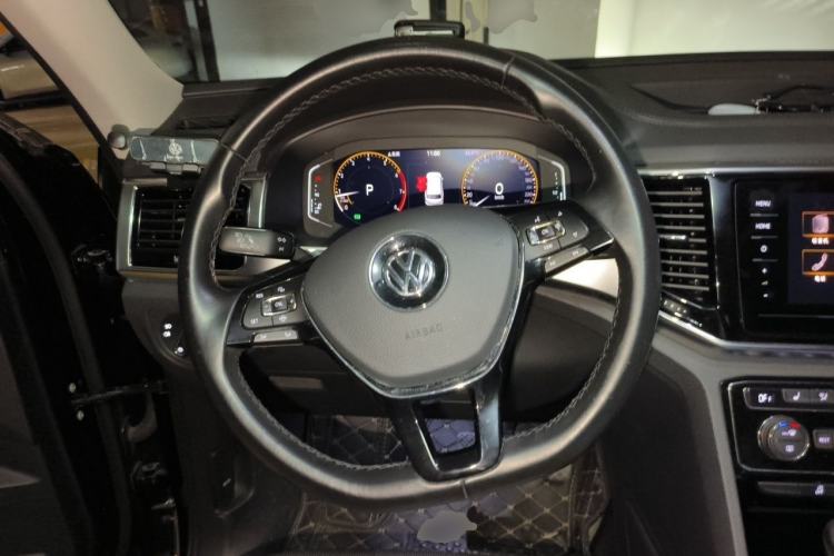 Used Volkswagen Teramont 2020 Revised Version 330TSI Two-Wheel Drive Luxury Edition Steering Wheel