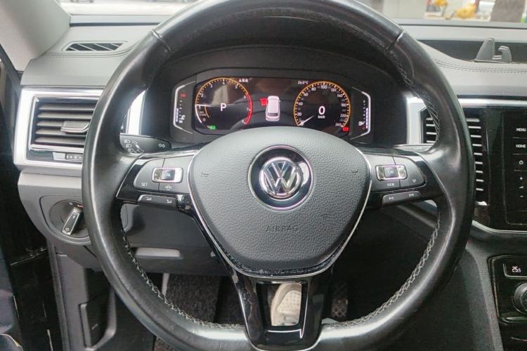 Used Volkswagen Teramont 2020 330TSI Two-Wheel-Drive Luxury Edition China VI Standard Steering Wheel