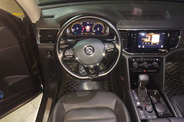 Used Volkswagen Teramont 2020 Revised Version 380TSI Four-Wheel Drive Luxury Edition Steering Wheel