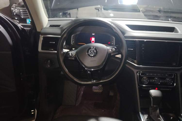 Used Volkswagen Teramont 2020 Revised Version 380TSI Four-Wheel Drive Luxury Edition Steering Wheel