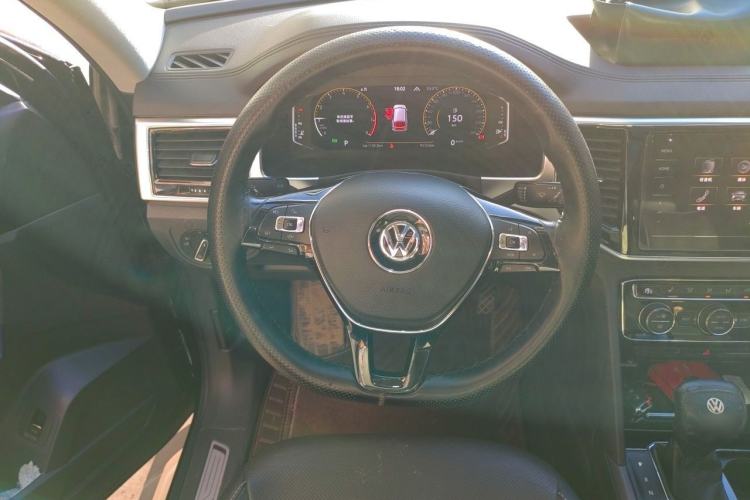 Used Volkswagen Teramont 2020 Revised Version 380TSI Four-Wheel Drive Luxury Edition Steering Wheel