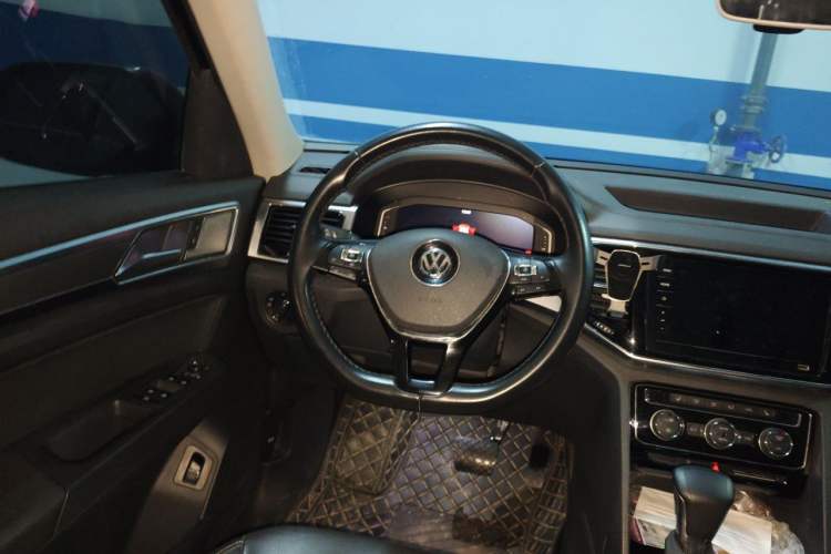 Used Volkswagen Teramont 2020 Revised Version 380TSI Four-Wheel Drive Luxury Edition Steering Wheel