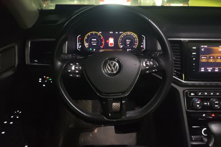 Used Volkswagen Teramont 2020 Revised Version 380TSI Four-Wheel Drive Luxury Edition Steering Wheel