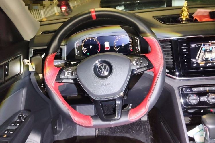 Used Volkswagen Teramont 2020 Revised Version 330TSI Two-Wheel Drive Luxury Edition Steering Wheel