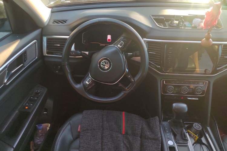 Used Volkswagen Teramont 2020 330TSI Two-Wheel-Drive Luxury Edition China VI Standard Steering Wheel