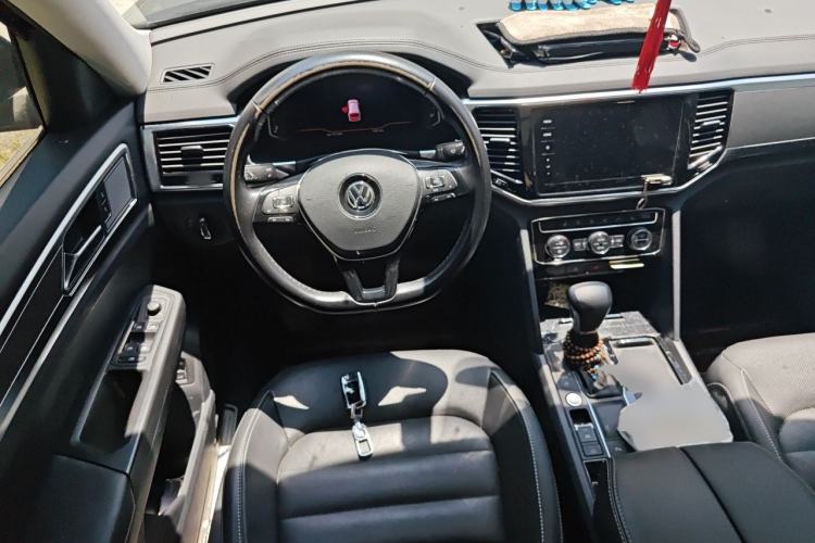 Used Volkswagen Teramont 2020 Revised Version 330TSI Two-Wheel Drive Luxury Edition Steering Wheel