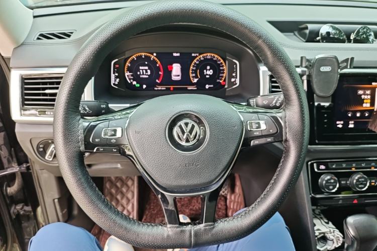 Used Volkswagen Teramont 2020 Revised Version 330TSI Two-Wheel Drive Luxury Edition Steering Wheel