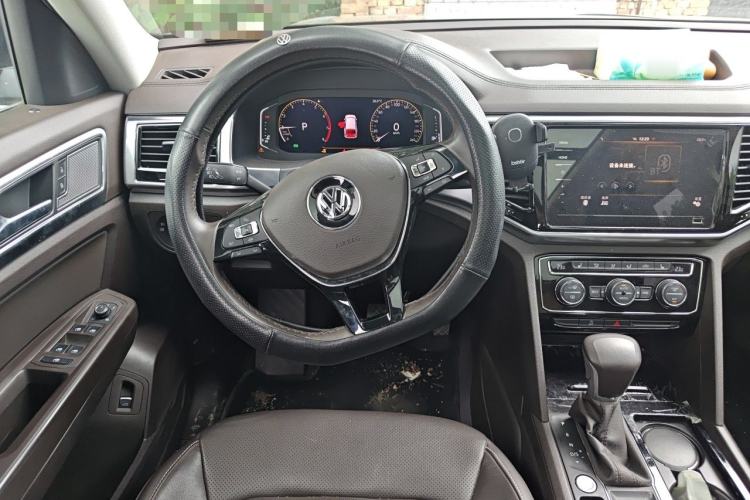 Used Volkswagen Teramont 2020 Revised Version 330TSI Two-Wheel Drive Luxury Edition Steering Wheel