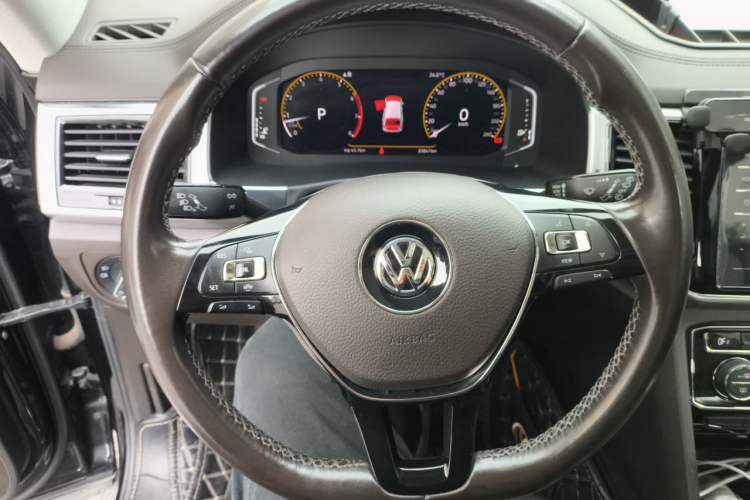 Used Volkswagen Teramont 2020 330TSI Two-Wheel-Drive Luxury Edition China VI Standard Steering Wheel