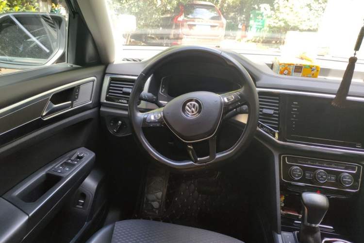 Used Volkswagen Teramont 2020 Revised Version 380TSI Four-Wheel Drive Comfort Edition Steering Wheel
