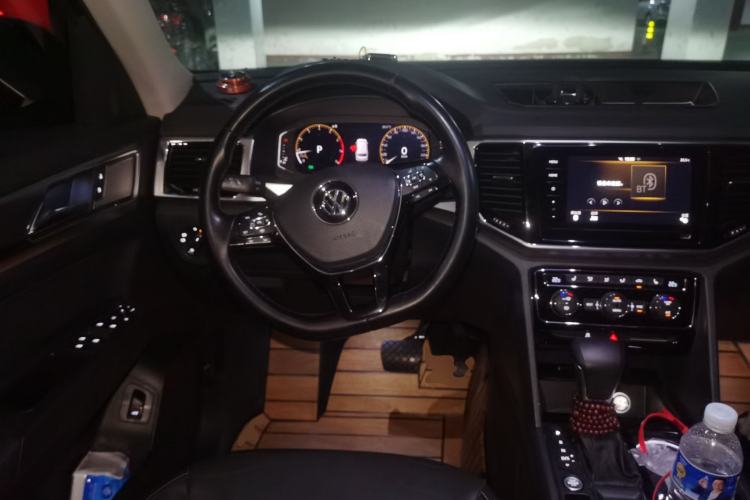 Used Volkswagen Teramont 2020 Revised Version 330TSI Two-Wheel Drive Luxury Edition Steering Wheel