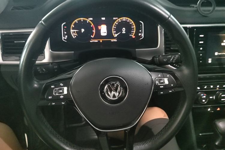 Used Volkswagen Teramont 2020 Revised Version 330TSI Two-Wheel Drive Luxury Edition Steering Wheel
