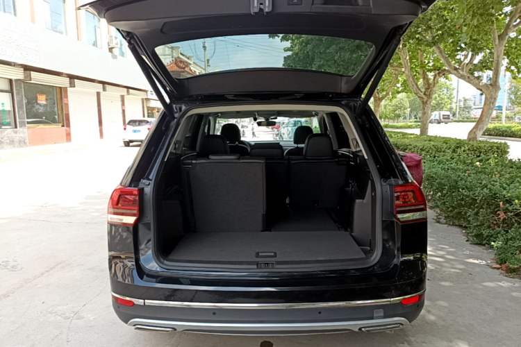Used Volkswagen Teramont 2020 Revised Version 330TSI Two-Wheel Drive Luxury Edition Trunk