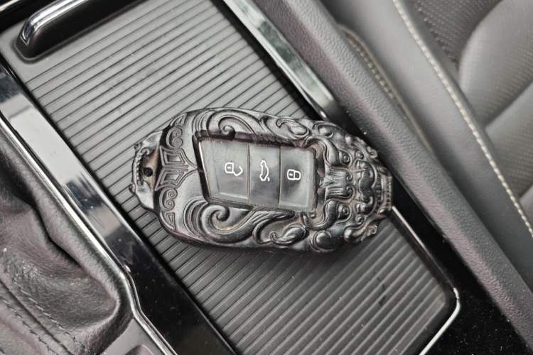 Used Volkswagen Teramont 2020 330TSI Two-Wheel-Drive Luxury Edition China VI Standard Vehicle Key