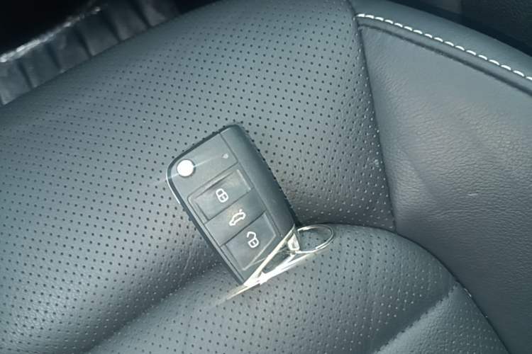 Used Volkswagen Teramont 2020 330TSI Two-Wheel-Drive Luxury Edition China VI Standard Vehicle Key
