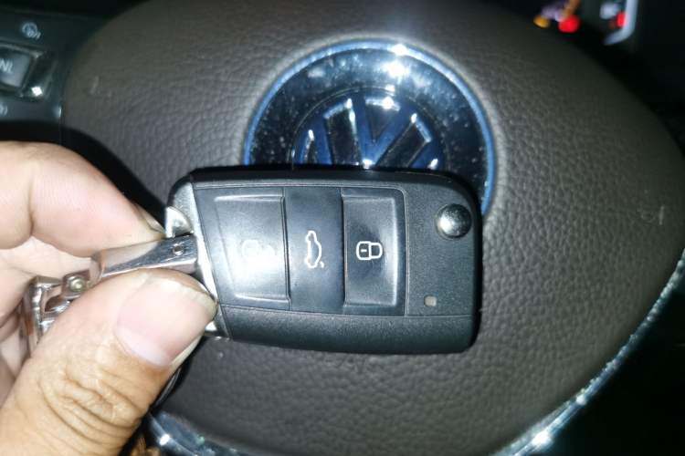 Used Volkswagen Teramont 2020 330TSI Two-Wheel-Drive Luxury Edition China VI Standard Vehicle Key