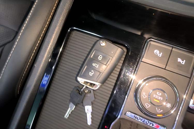 Used Volkswagen Teramont 2020 380TSI Four-Wheel Drive Luxury Version China VI Standard Vehicle Key
