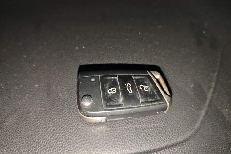 Used Volkswagen Teramont 2020 330TSI Two-Wheel-Drive Luxury Edition China VI Standard Vehicle Key