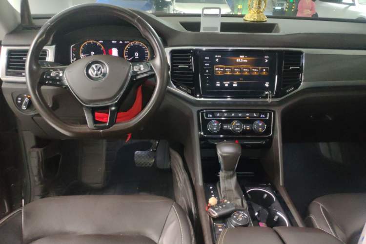 Used Volkswagen Teramont 2020 Revised Version 380TSI Four-Wheel Drive Luxury Edition Center Console