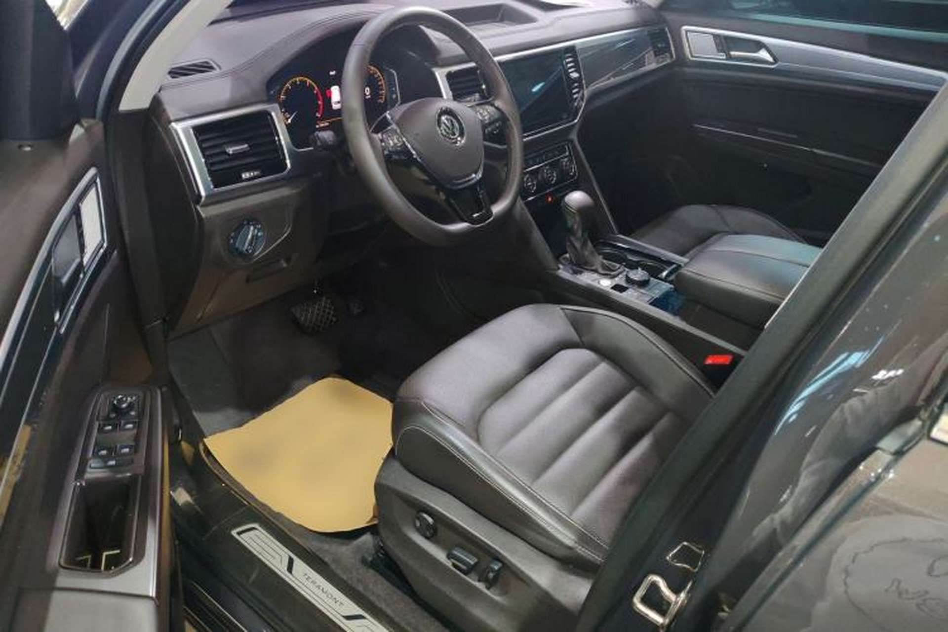 Used Volkswagen Teramont 2020 Revised Version 380TSI Four-Wheel Drive Luxury Edition Driver Seat