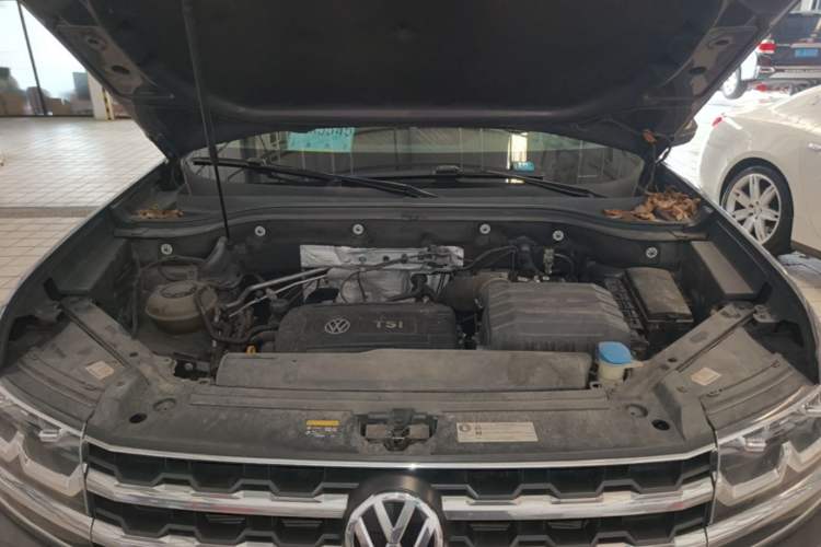 Used Volkswagen Teramont 2020 Revised Version 380TSI Four-Wheel Drive Luxury Edition Engine Bay