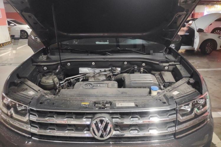 Used Volkswagen Teramont 2020 380TSI Four-Wheel Drive Luxury Version China VI Standard Engine Bay