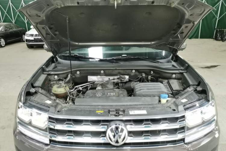 Used Volkswagen Teramont 2020 380TSI Four-Wheel Drive Luxury Version China VI Standard Engine Bay