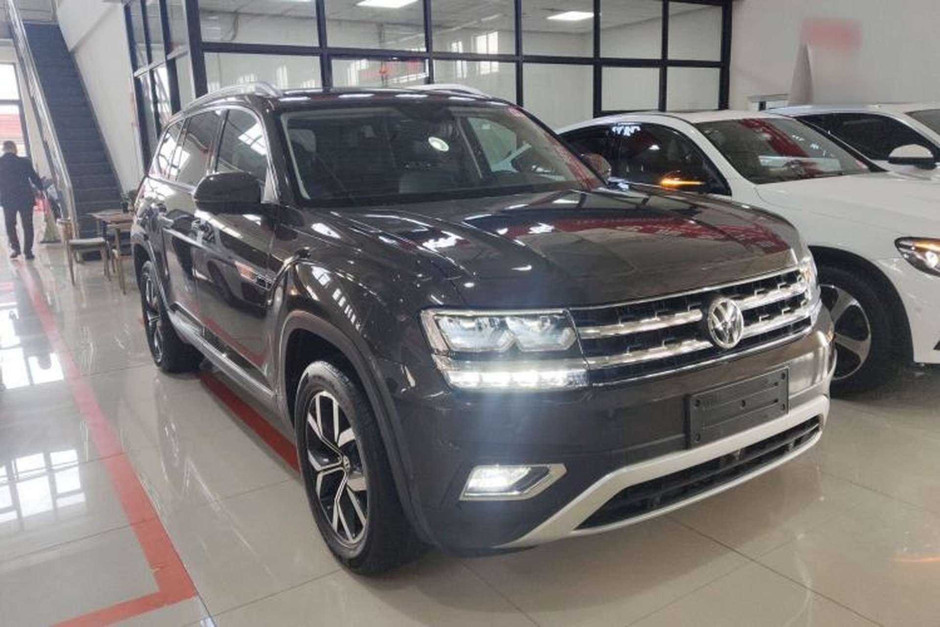 Used Volkswagen Teramont 2020 330TSI Two-Wheel-Drive Luxury Edition China V Standard Exterior 1