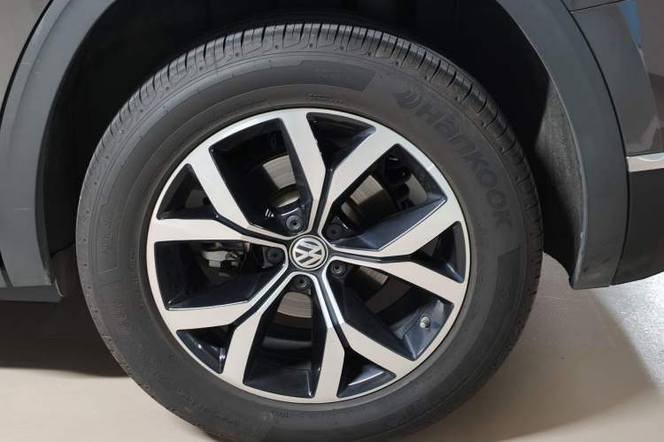 Used Volkswagen Teramont 2020 330TSI Two-Wheel-Drive Luxury Edition China VI Standard Exterior 3