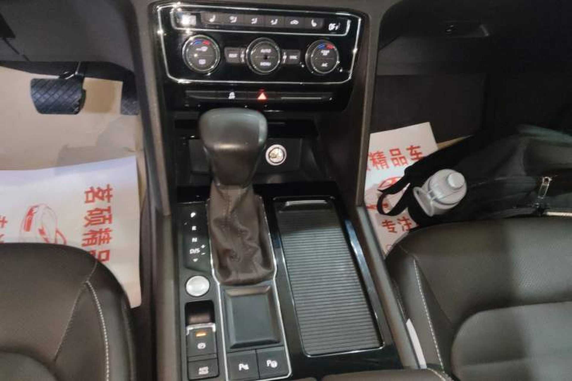 Used Volkswagen Teramont 2020 330TSI Two-Wheel-Drive Luxury Edition China V Standard Gear Lever