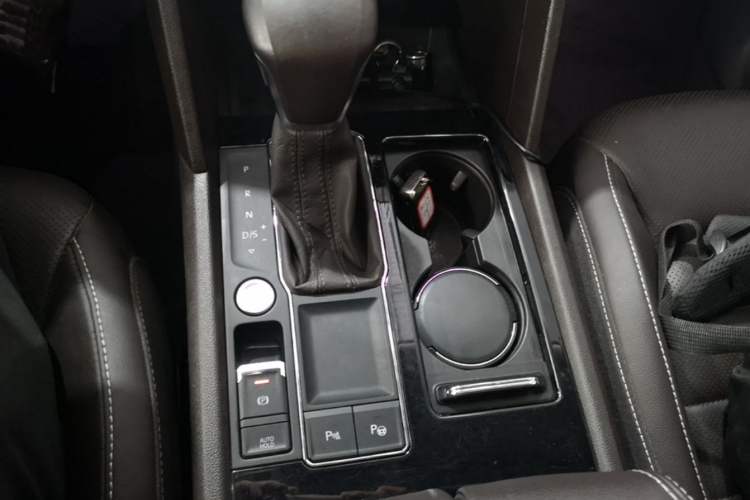 Used Volkswagen Teramont 2020 330TSI Two-Wheel-Drive Luxury Edition China VI Standard Gear Lever