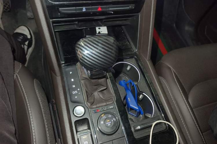 Used Volkswagen Teramont 2020 Revised Version 380TSI Four-Wheel Drive Luxury Edition Gear Lever