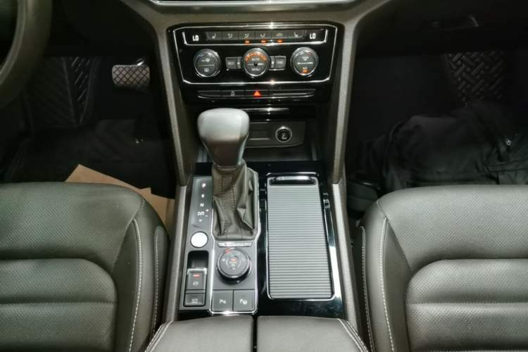 Used Volkswagen Teramont 2020 380TSI Four-Wheel Drive Luxury Version China VI Standard Gear Lever