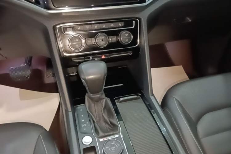 Used Volkswagen Teramont 2020 380TSI Four-Wheel Drive Luxury Version China VI Standard Gear Lever