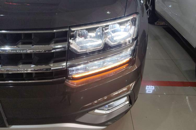 Used Volkswagen Teramont 2020 330TSI Two-Wheel-Drive Luxury Edition China V Standard Left Front Headlight