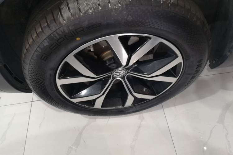 Used Volkswagen Teramont 2020 330TSI Two-Wheel-Drive Luxury Edition China VI Standard Left Front Wheel Hub