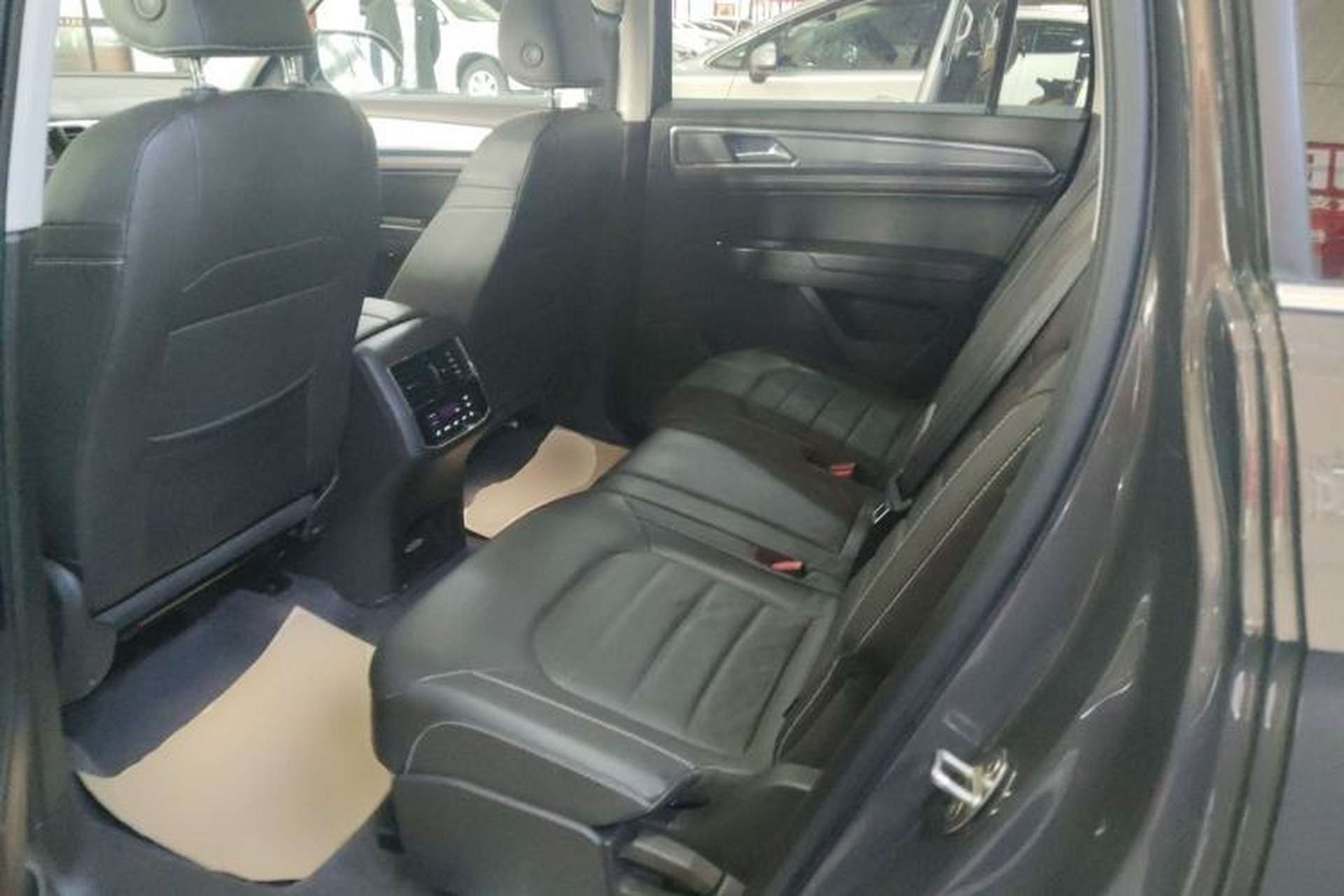 Used Volkswagen Teramont 2020 330TSI Two-Wheel-Drive Luxury Edition China V Standard Left Rear Seat