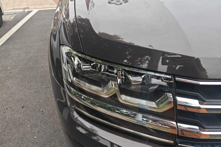 Used Volkswagen Teramont 2020 330TSI Two-Wheel-Drive Luxury Edition China VI Standard Right Front Headlight
