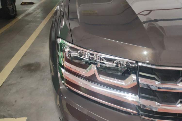 Used Volkswagen Teramont 2020 Revised Version 380TSI Four-Wheel Drive Luxury Edition Right Front Headlight