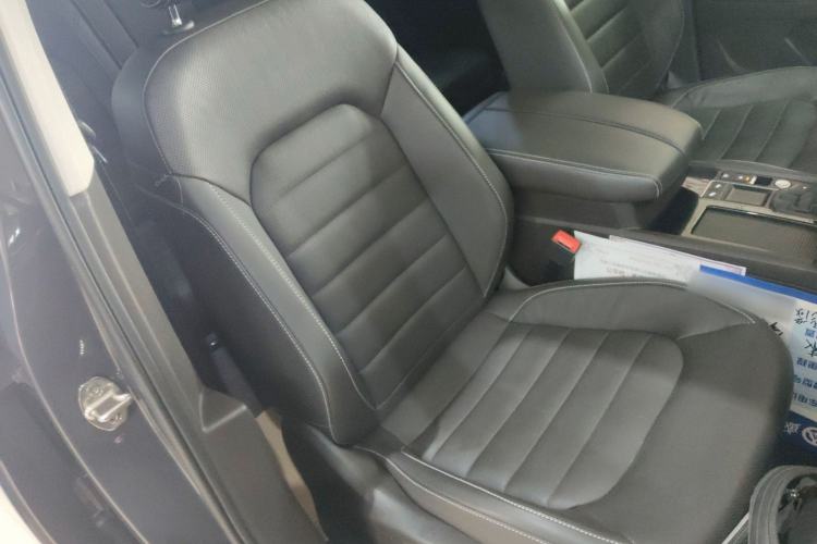 Used Volkswagen Teramont 2020 330TSI Two-Wheel-Drive Luxury Edition China V Standard Right Front Seat