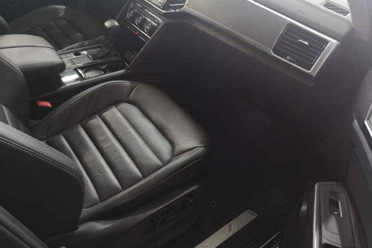 Used Volkswagen Teramont 2020 330TSI Two-Wheel-Drive Luxury Edition China VI Standard Right Front Seat